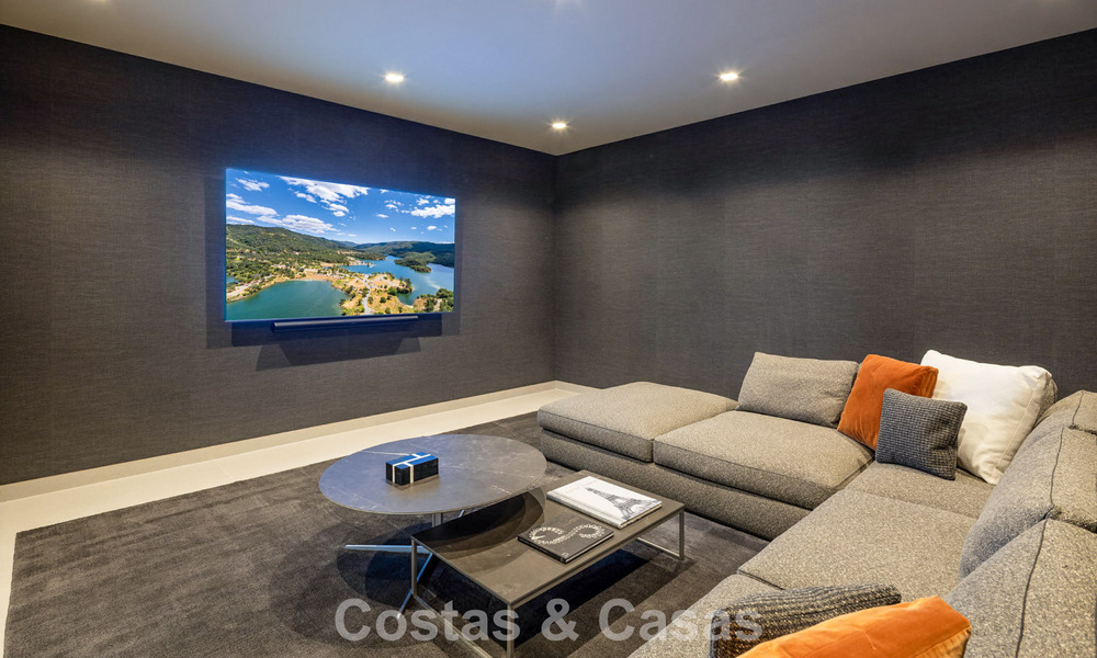 Move-in ready, luxurious, new-build villa for sale in a prestigious 5* golf resort in Marbella - Benahavis 787426