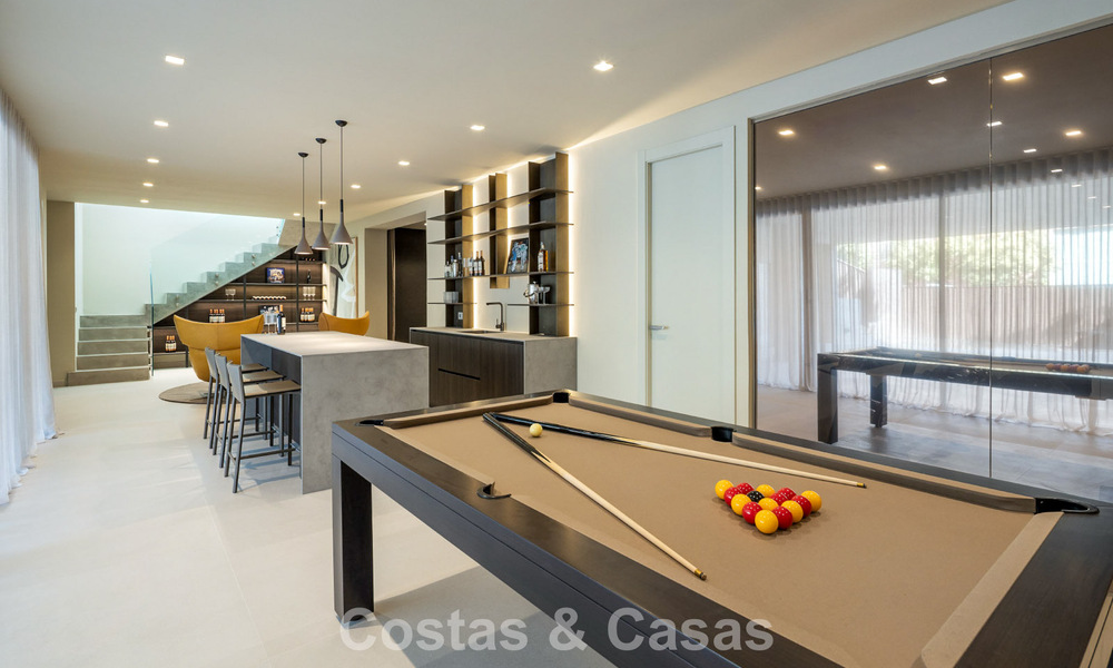 Move-in ready, luxurious, new-build villa for sale in a prestigious 5* golf resort in Marbella - Benahavis 787428