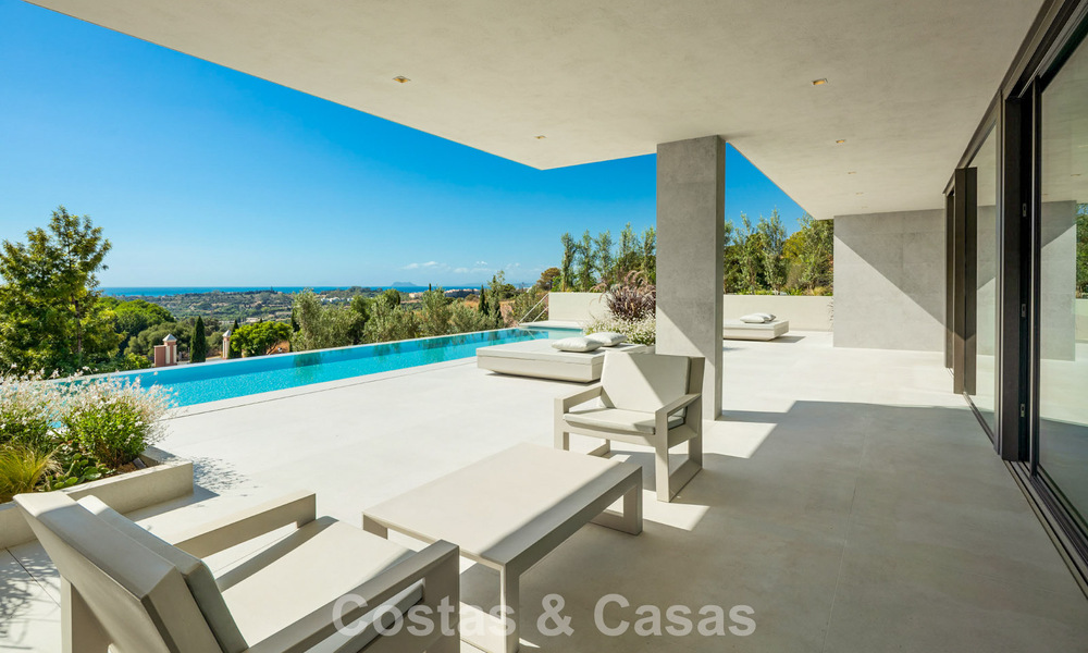 Move-in ready, luxurious, new-build villa for sale in a prestigious 5* golf resort in Marbella - Benahavis 787431