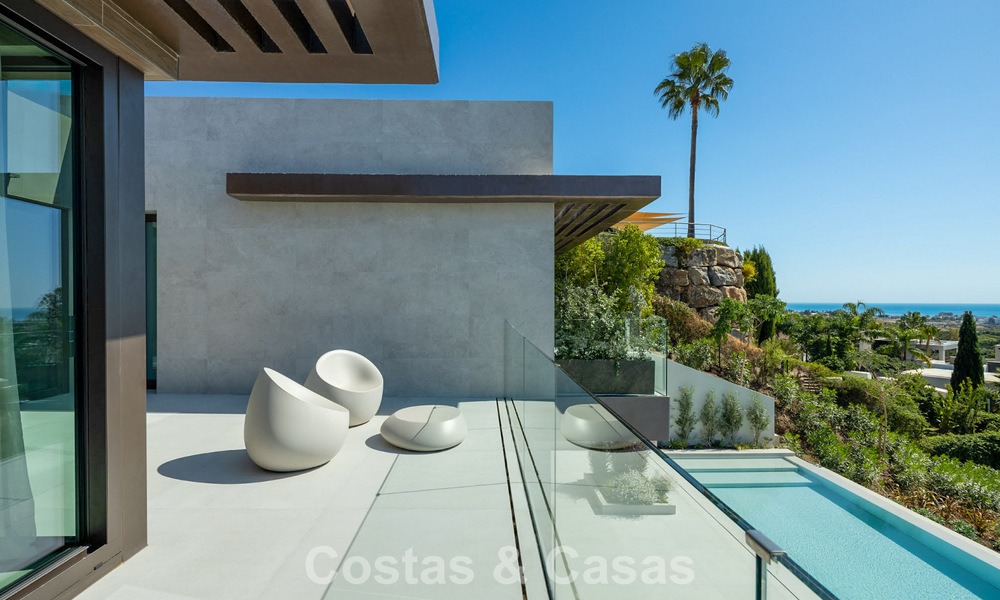 Move-in ready, luxurious, new-build villa for sale in a prestigious 5* golf resort in Marbella - Benahavis 787434