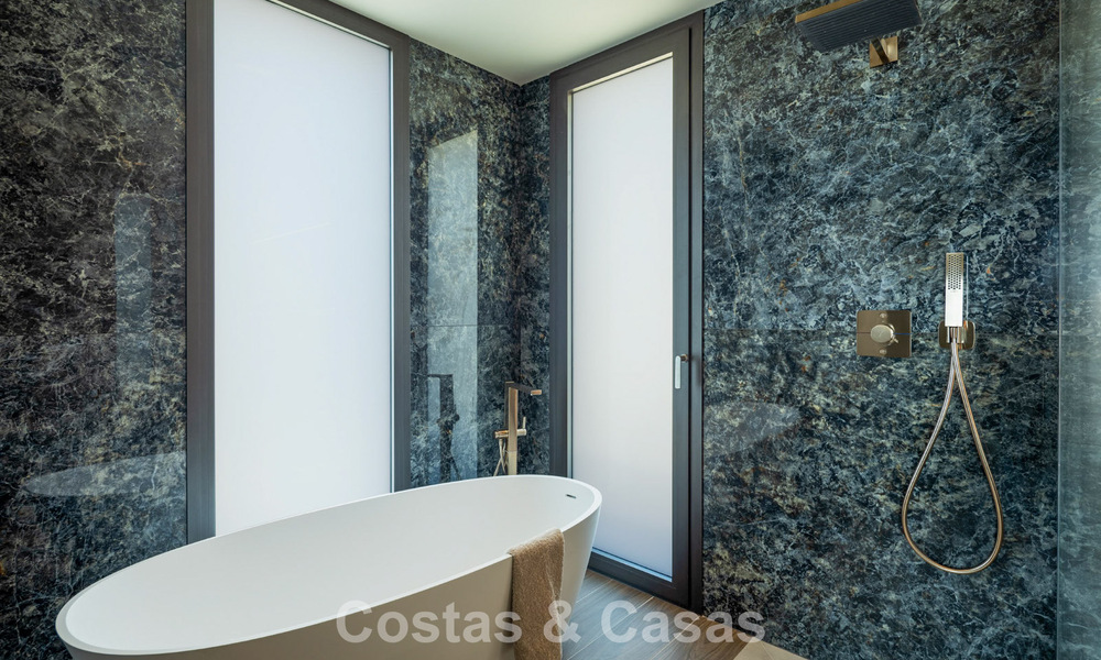 Move-in ready, luxurious, new-build villa for sale in a prestigious 5* golf resort in Marbella - Benahavis 787437