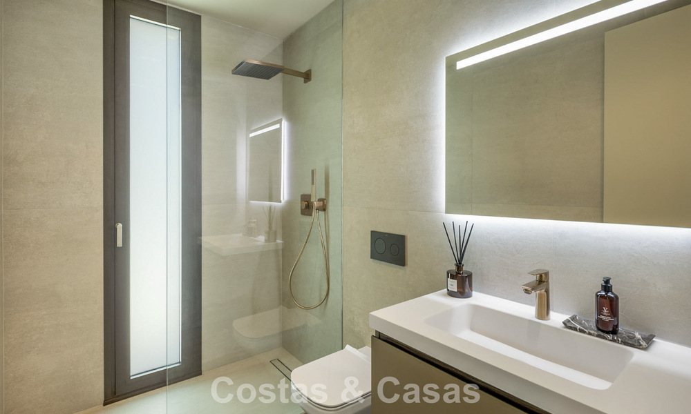 Move-in ready, luxurious, new-build villa for sale in a prestigious 5* golf resort in Marbella - Benahavis 787440