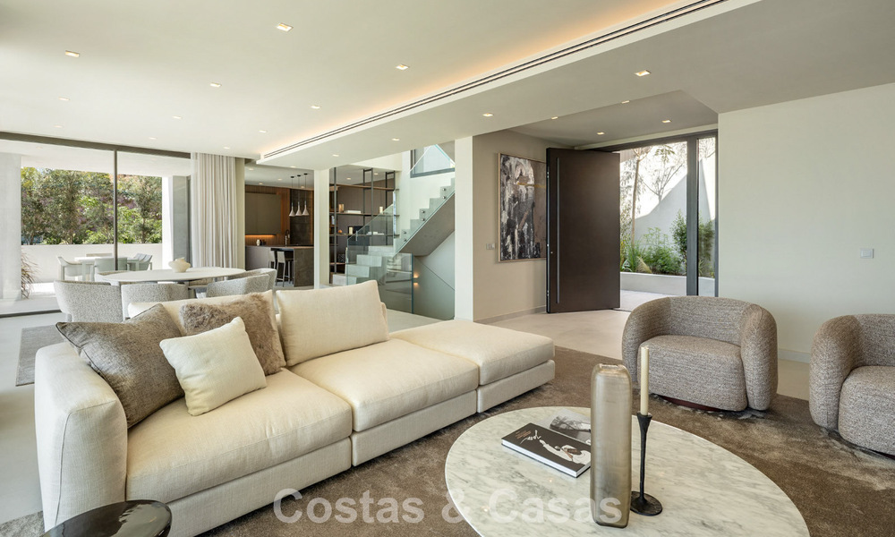 Move-in ready, luxurious, new-build villa for sale in a prestigious 5* golf resort in Marbella - Benahavis 787445