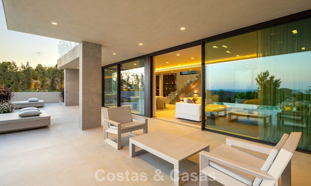 Move-in ready, luxurious, new-build villa for sale in a prestigious 5* golf resort in Marbella - Benahavis 787451