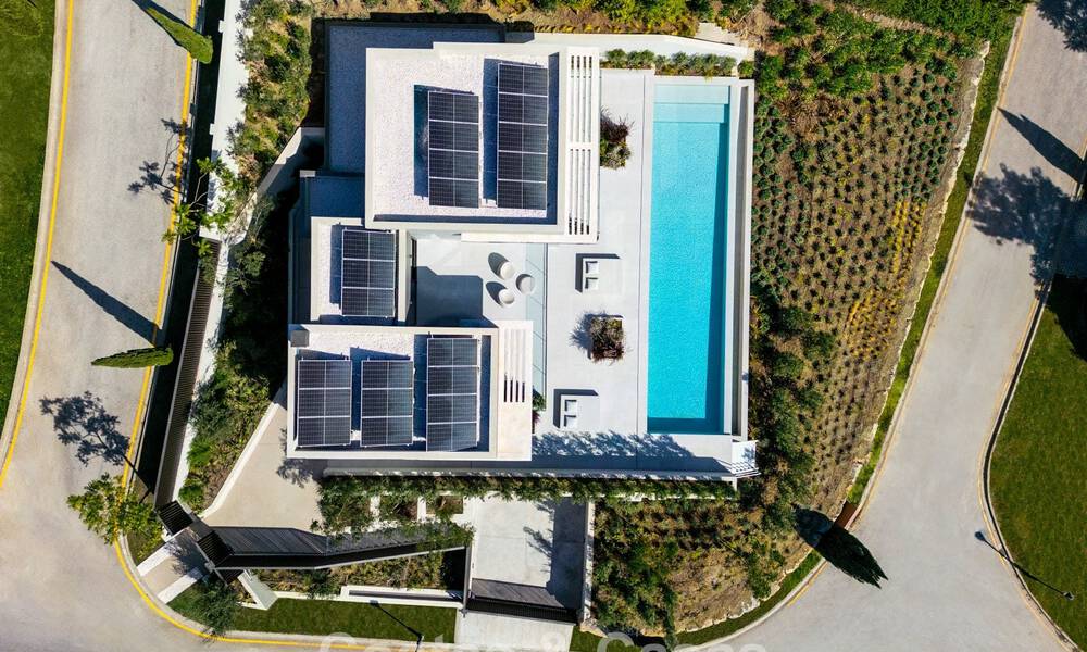 Move-in ready, luxurious, new-build villa for sale in a prestigious 5* golf resort in Marbella - Benahavis 787455