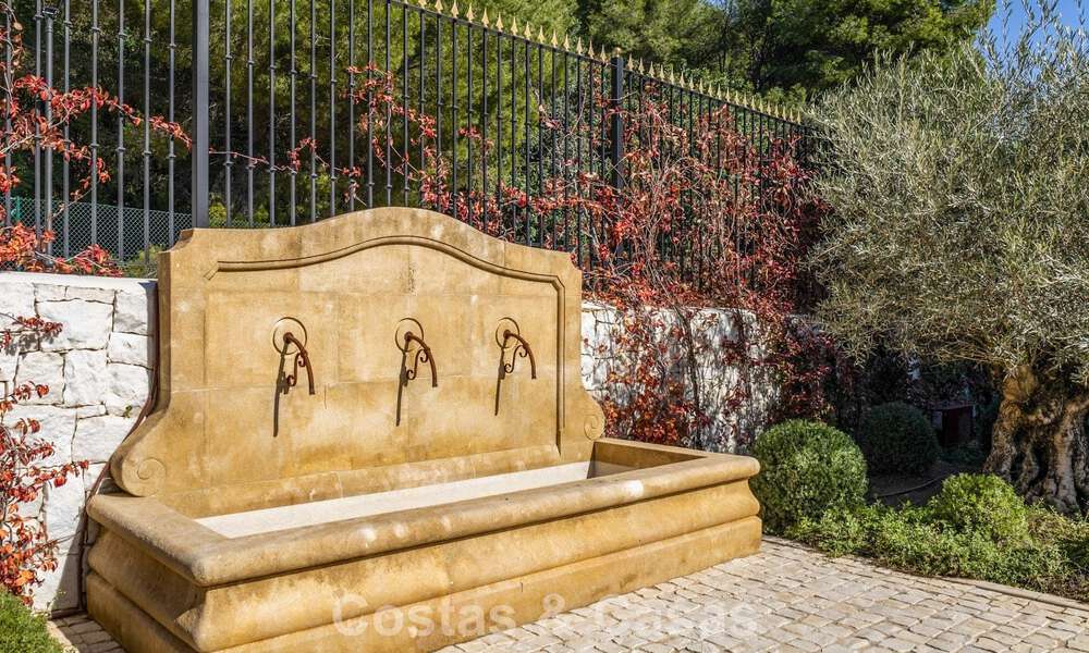 Exquisite luxury villa for sale in the exclusive Cascada de Camoján neighborhood on Marbella's Golden Mile 795100