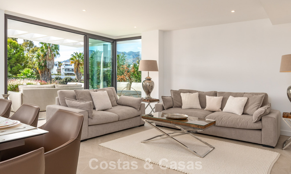 Modern semi-detached house for sale in a golf complex east of Marbella Center 787934