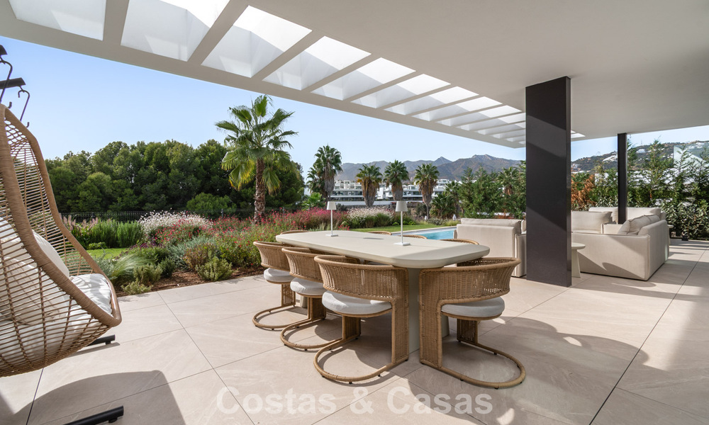Modern semi-detached house for sale in a golf complex east of Marbella Center 787943