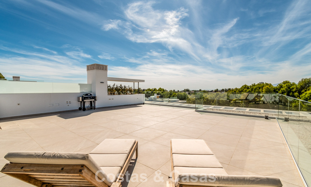 Modern semi-detached house for sale in a golf complex east of Marbella Center 787962