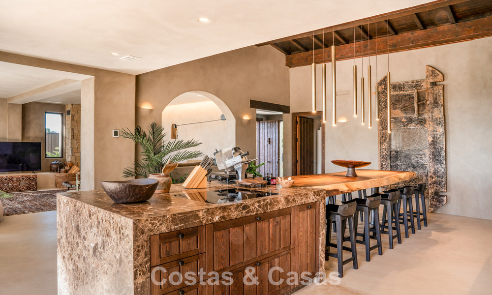 Move-in ready villa with Ibiza-chic design for sale with sea views on the New Golden Mile between Marbella and Estepona 787778