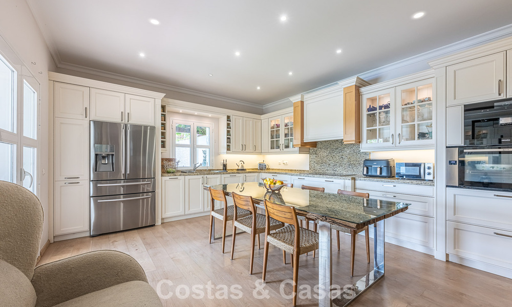 Mediterranean luxury villa with panoramic views for sale nestled in the green hills of Marbella - Benahavis 789886