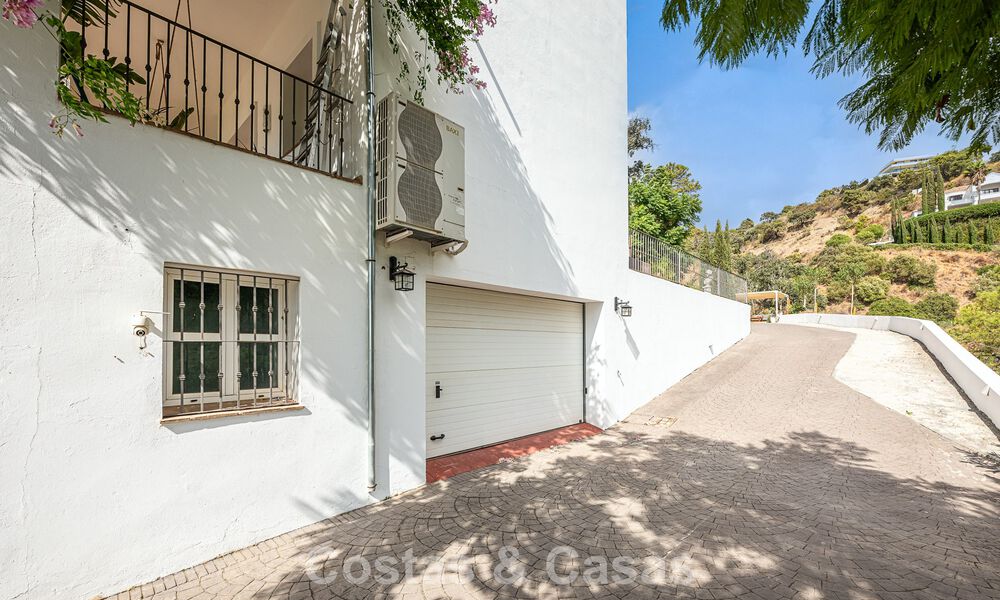 Mediterranean luxury villa with panoramic views for sale nestled in the green hills of Marbella - Benahavis 789888