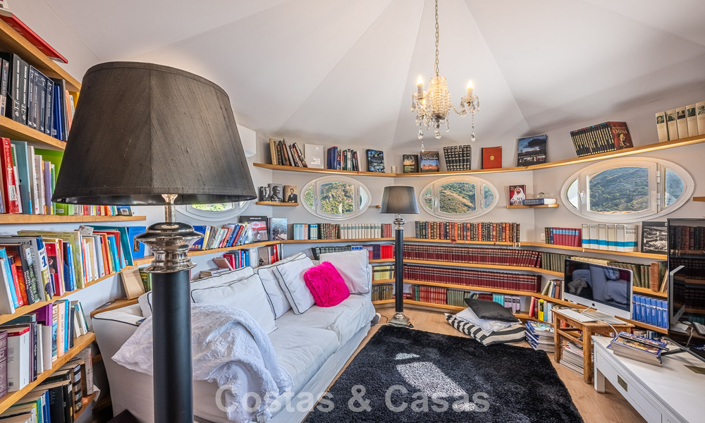 Mediterranean luxury villa with panoramic views for sale nestled in the green hills of Marbella - Benahavis 789891