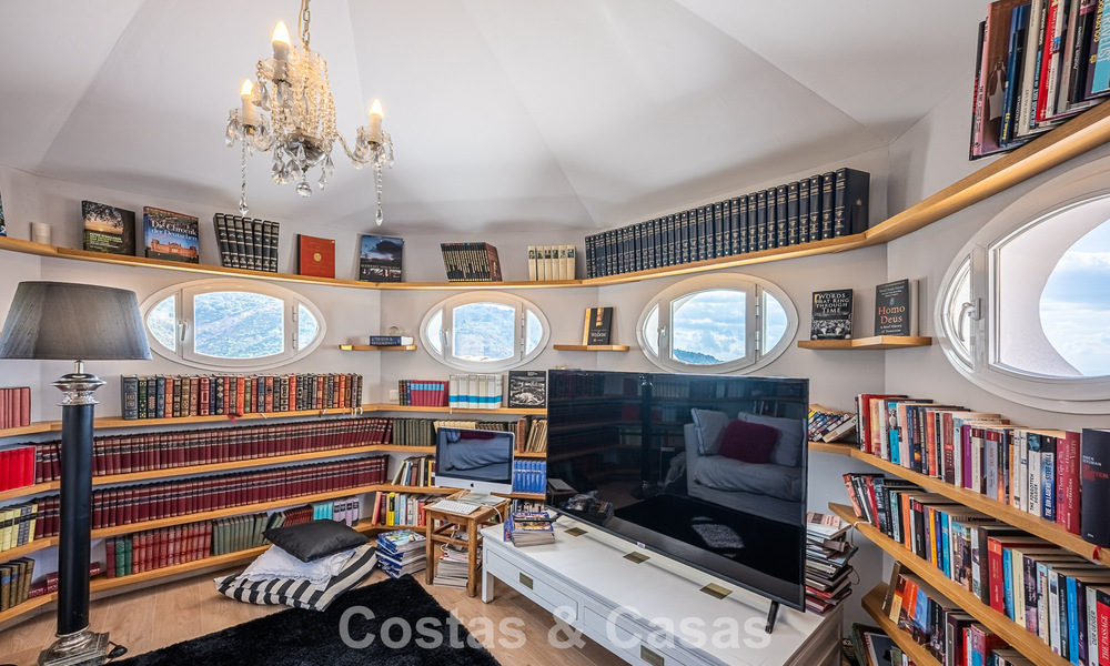 Mediterranean luxury villa with panoramic views for sale nestled in the green hills of Marbella - Benahavis 789892