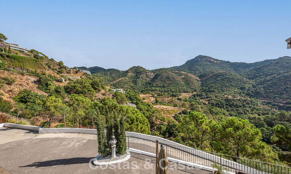 Mediterranean luxury villa with panoramic views for sale nestled in the green hills of Marbella - Benahavis 789898