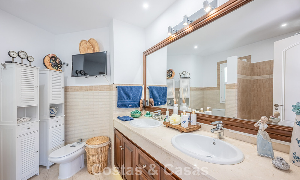 Mediterranean luxury villa with panoramic views for sale nestled in the green hills of Marbella - Benahavis 789905