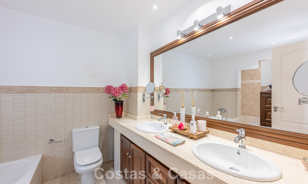 Mediterranean luxury villa with panoramic views for sale nestled in the green hills of Marbella - Benahavis 789914