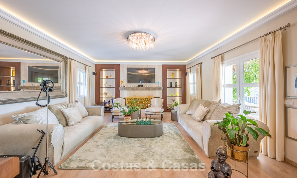 Mediterranean luxury villa with panoramic views for sale nestled in the green hills of Marbella - Benahavis 789916