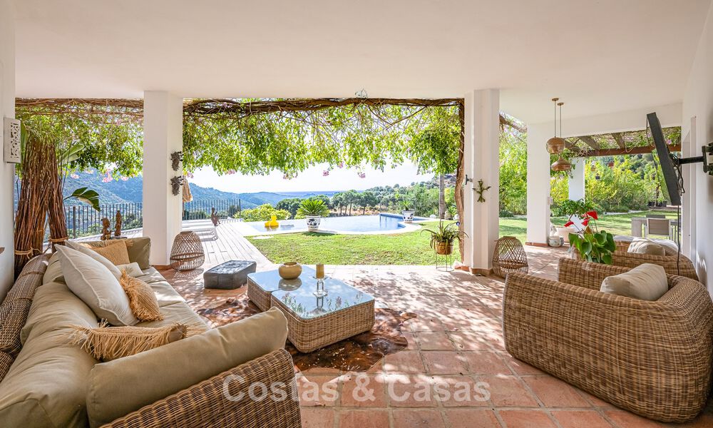 Mediterranean luxury villa with panoramic views for sale nestled in the green hills of Marbella - Benahavis 789919