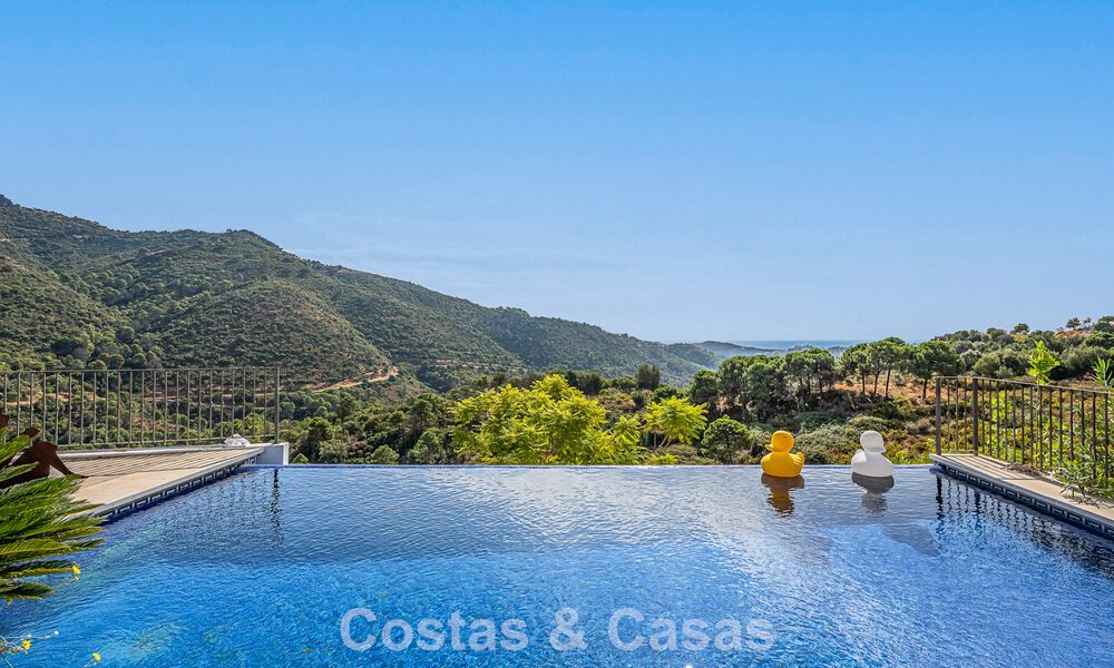 Mediterranean luxury villa with panoramic views for sale nestled in the green hills of Marbella - Benahavis 789925