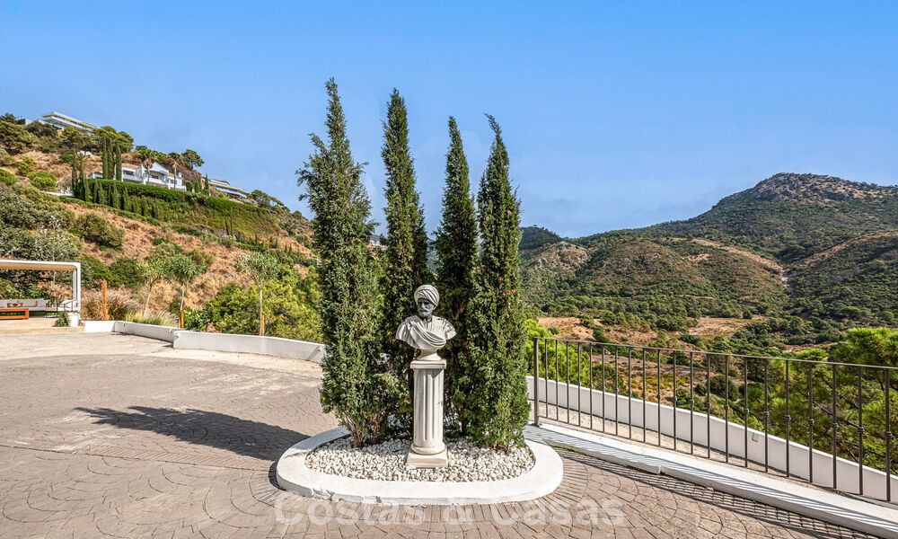 Mediterranean luxury villa with panoramic views for sale nestled in the green hills of Marbella - Benahavis 789938