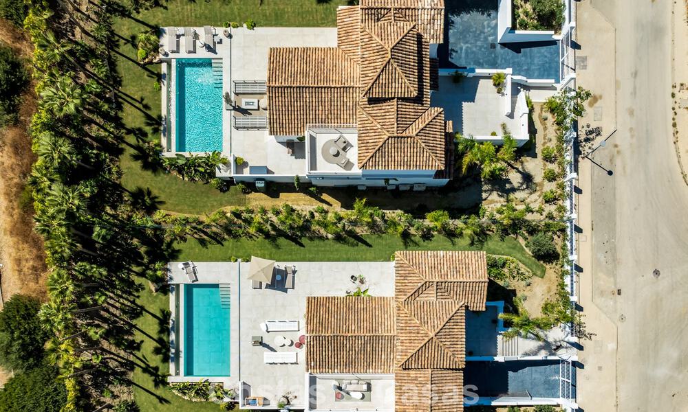 2 contemporary luxury villas for sale, located next to each other just 400m from the beach in Casares Costa, Costa del Sol 788019