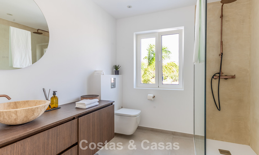 2 contemporary luxury villas for sale, located next to each other just 400m from the beach in Casares Costa, Costa del Sol 788036