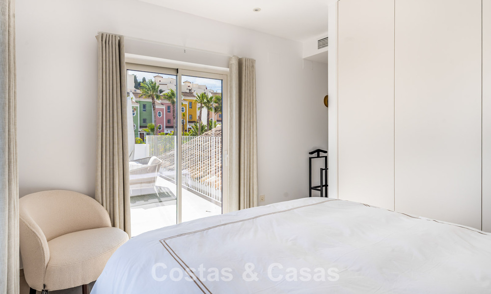 2 contemporary luxury villas for sale, located next to each other just 400m from the beach in Casares Costa, Costa del Sol 788038