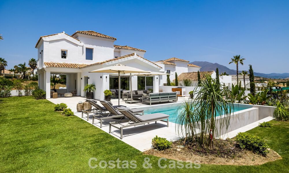 2 contemporary luxury villas for sale, located next to each other just 400m from the beach in Casares Costa, Costa del Sol 788103
