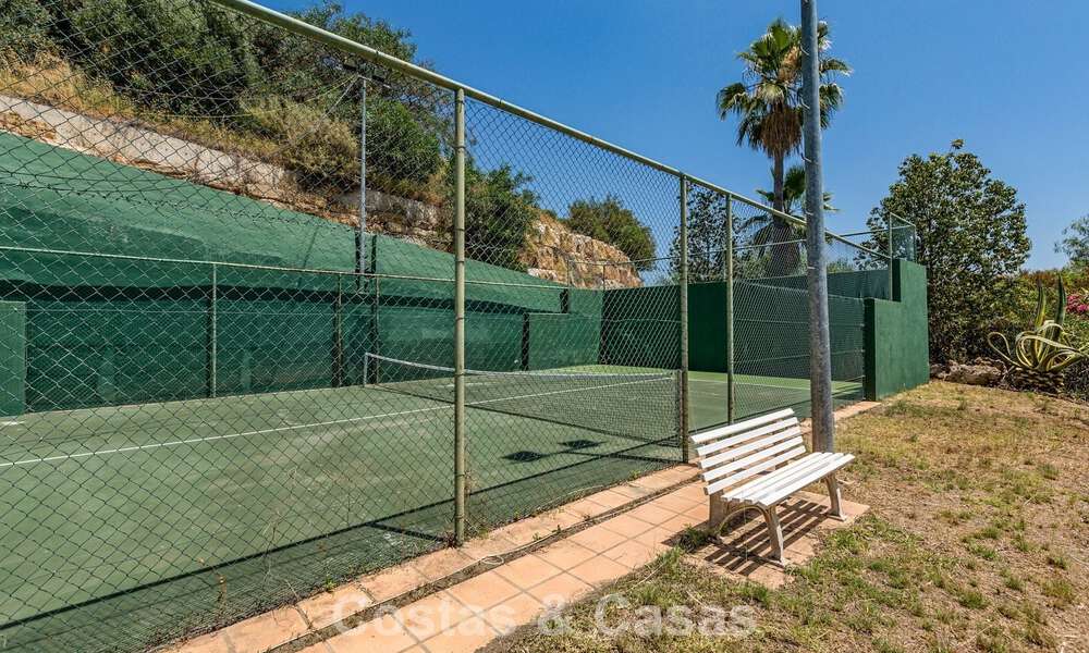 Stately luxury villa for sale in a classic Andalusian style in a gated, prestigious urbanization in Benahavis - Marbella 787980