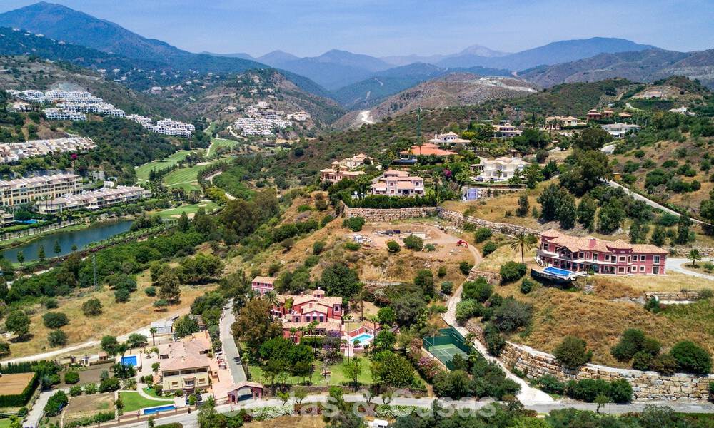 Stately luxury villa for sale in a classic Andalusian style in a gated, prestigious urbanization in Benahavis - Marbella 788016