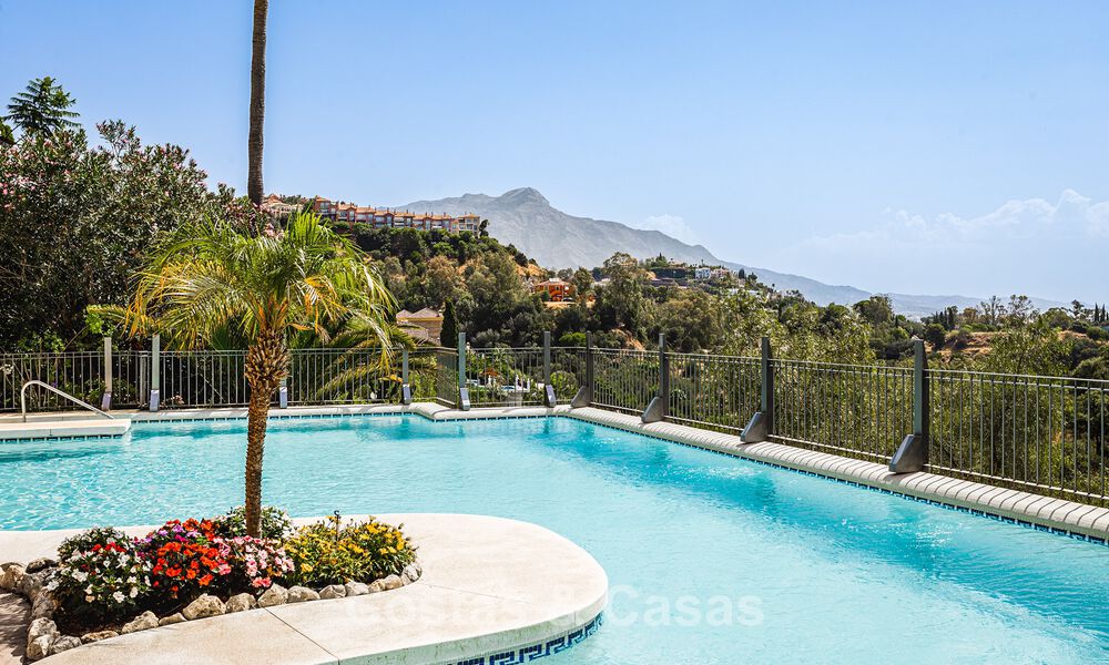 Move-in ready, spacious apartment with sea views for sale in Benahavis - Marbella 787867