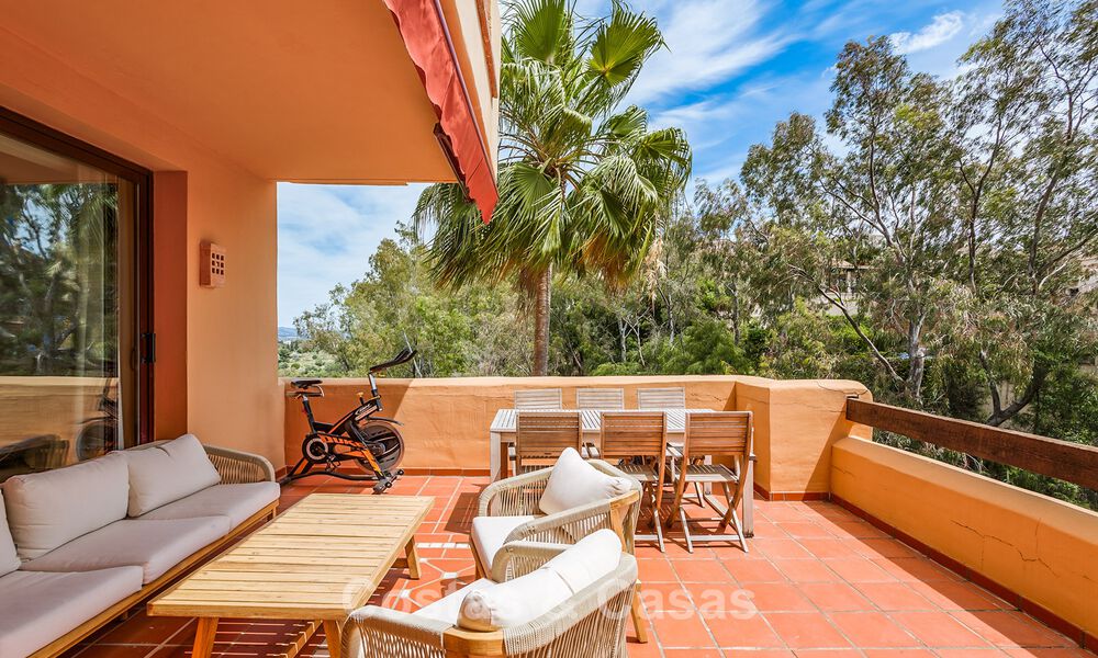 Move-in ready, spacious apartment with sea views for sale in Benahavis - Marbella 787871