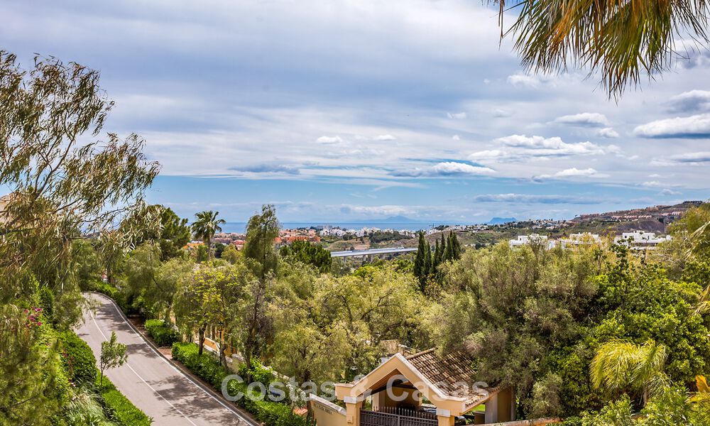 Move-in ready, spacious apartment with sea views for sale in Benahavis - Marbella 787872