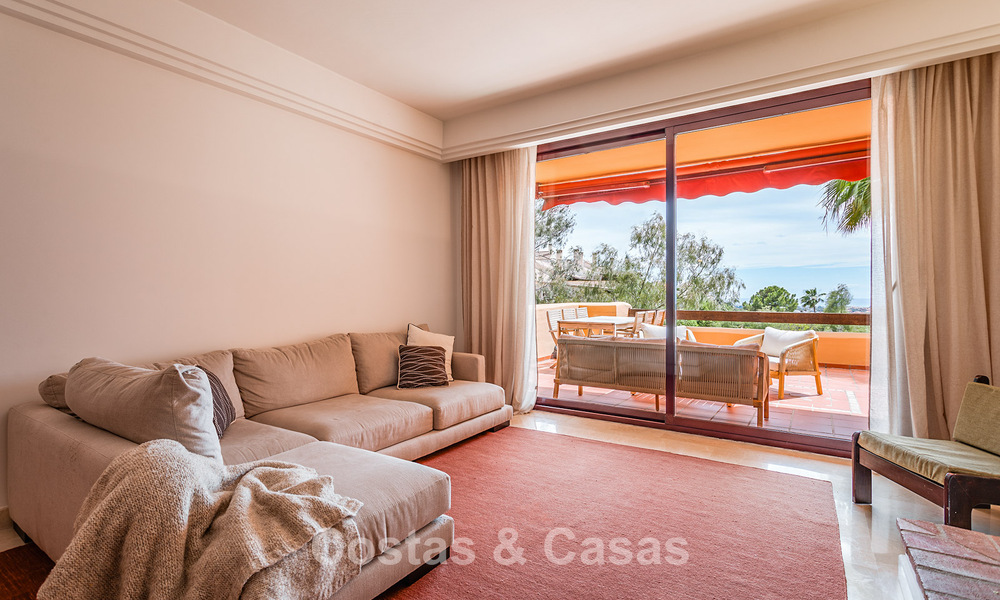 Move-in ready, spacious apartment with sea views for sale in Benahavis - Marbella 787881