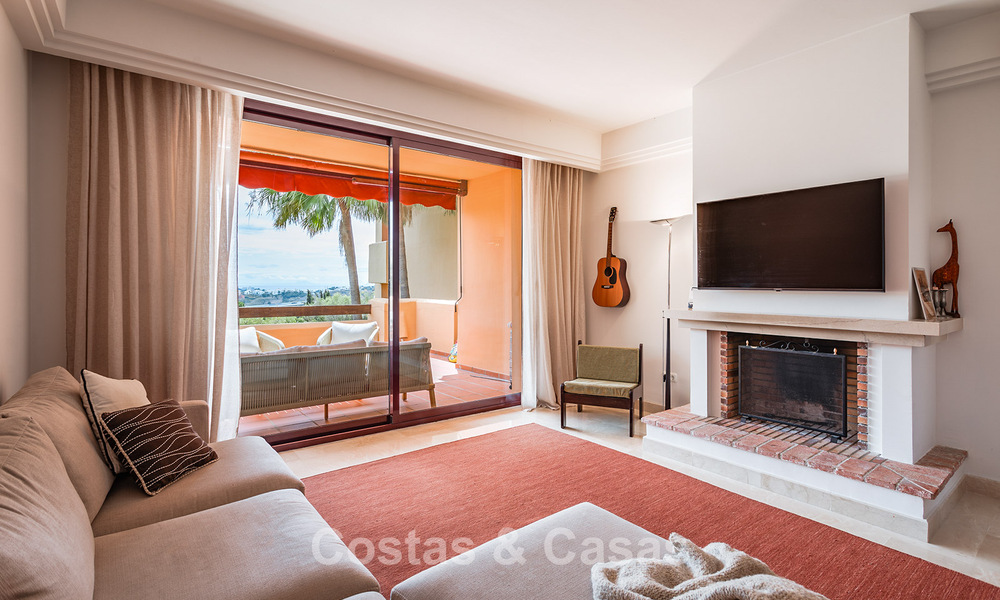 Move-in ready, spacious apartment with sea views for sale in Benahavis - Marbella 787882