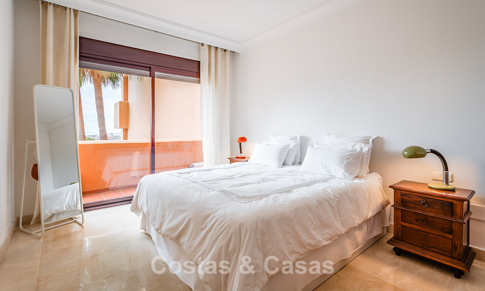 Move-in ready, spacious apartment with sea views for sale in Benahavis - Marbella 787888