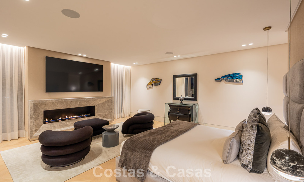 Ready to move in, high-end designer villa with sea views for sale on Marbella's Golden Mile 788126