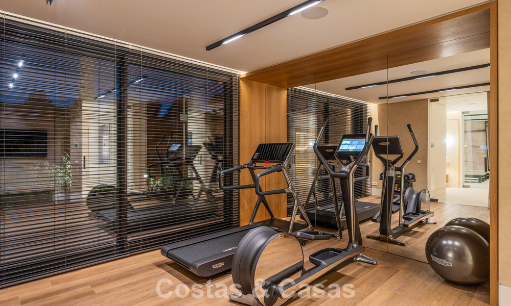 Ready to move in, high-end designer villa with sea views for sale on Marbella's Golden Mile 788130