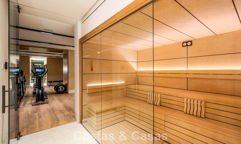 Ready to move in, high-end designer villa with sea views for sale on Marbella's Golden Mile 788131