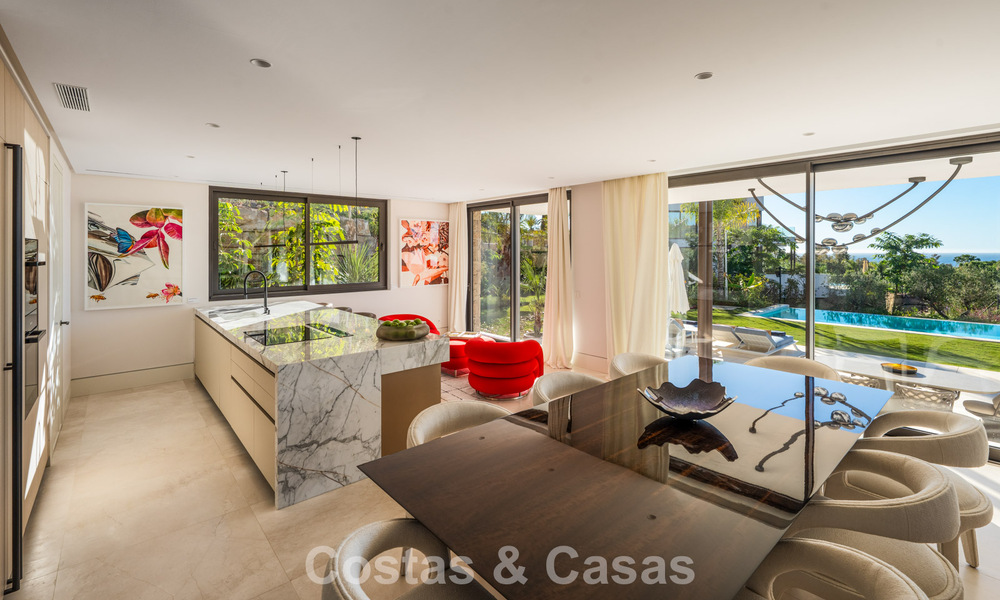 Ready to move in, high-end designer villa with sea views for sale on Marbella's Golden Mile 788139