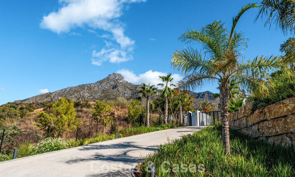 Ready to move in, high-end designer villa with sea views for sale on Marbella's Golden Mile 788144