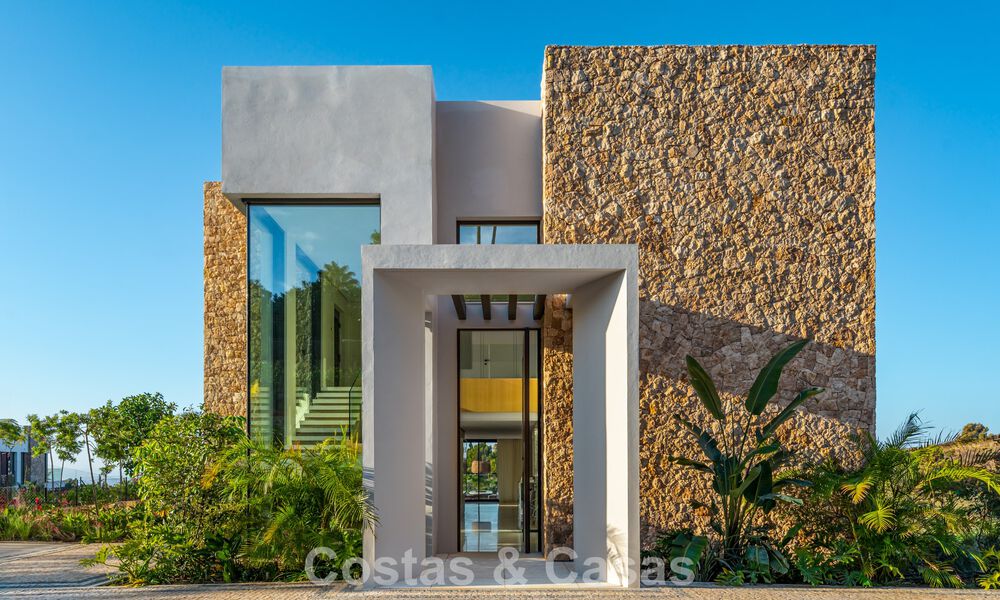 Modernist luxury villa with sea views for sale on Marbella's Golden Mile 788168