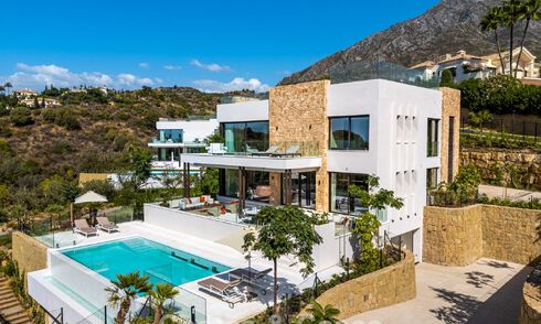 Modernist luxury villa with sea views for sale on Marbella's Golden Mile 788175