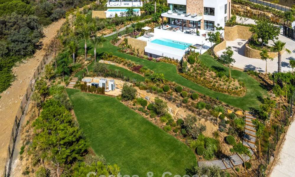Modernist luxury villa with sea views for sale on Marbella's Golden Mile 788180