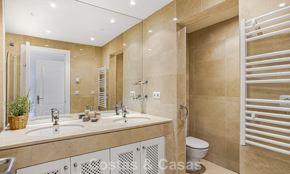 Apartments for sale in a gated complex in Nueva Andalucia, Marbella 788729