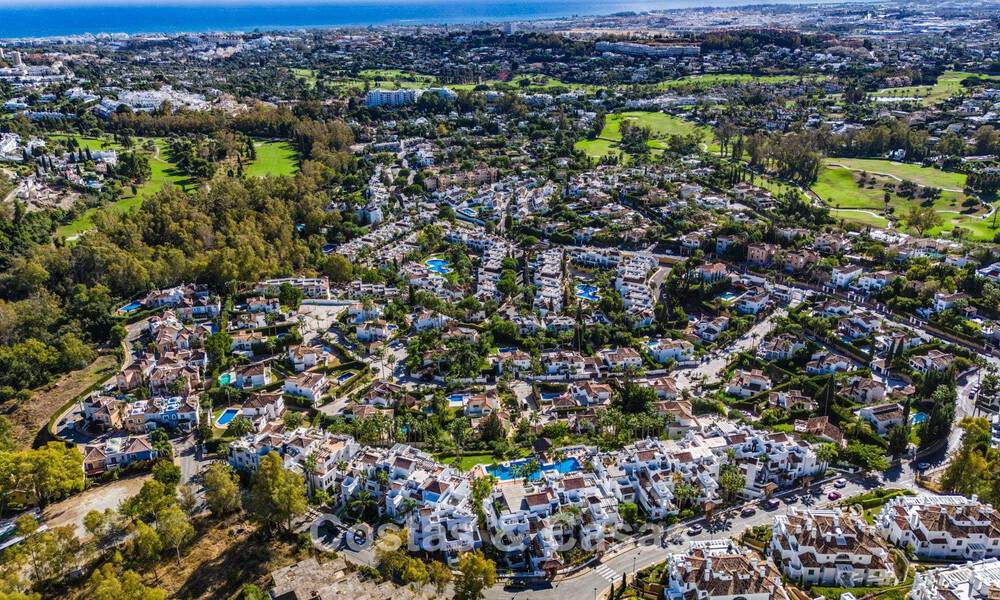 Apartments for sale in a gated complex in Nueva Andalucia, Marbella 788734