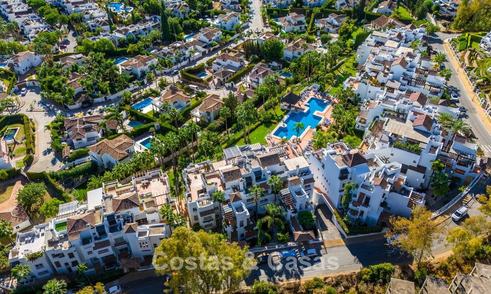 Apartments for sale in a gated complex in Nueva Andalucia, Marbella 788737