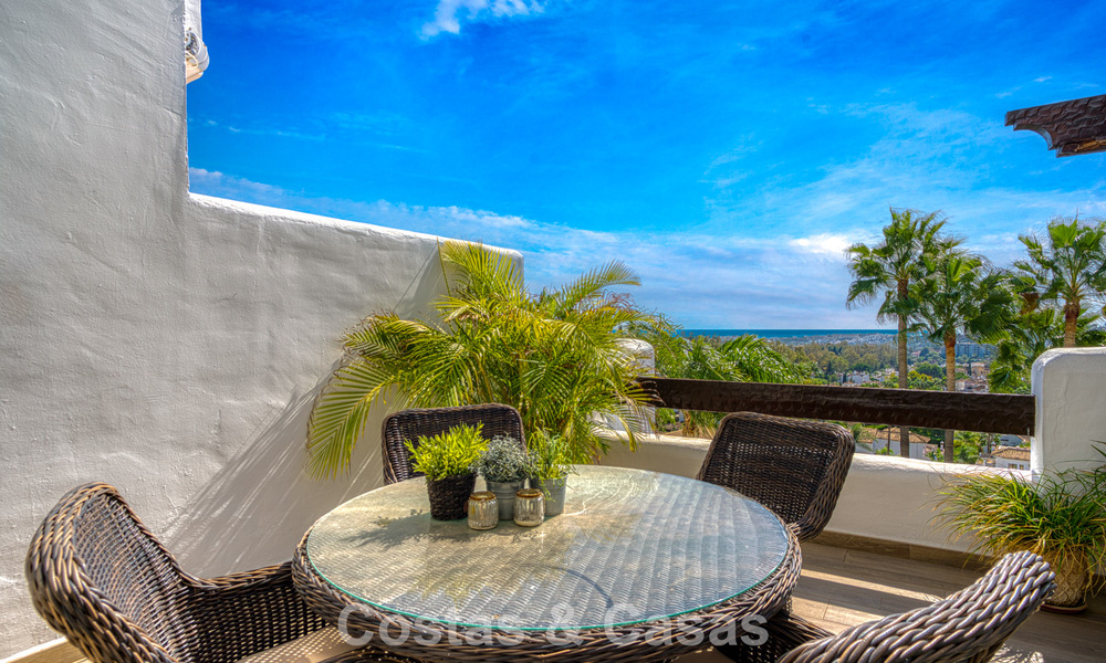 Apartments for sale in a gated complex in Nueva Andalucia, Marbella 788738