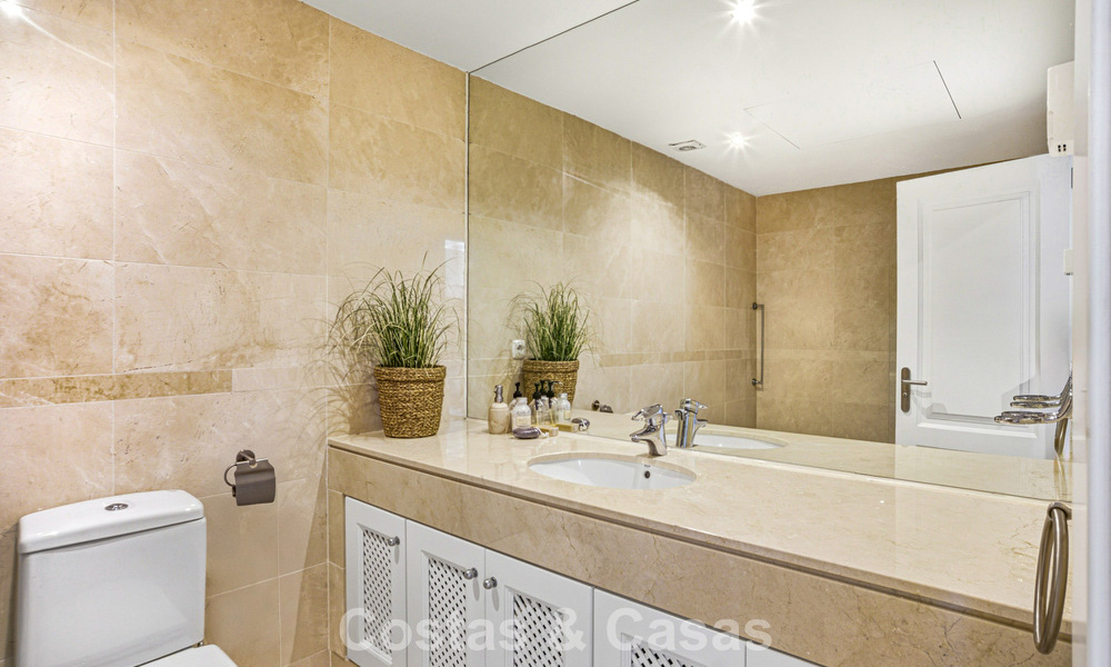 Apartments for sale in a gated complex in Nueva Andalucia, Marbella 788749